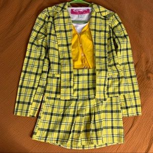 Clueless costume. Can also be used as an everyday look💕